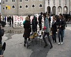 Studierende protestieren auf dem Residenzplatz Bild: Studierende protestieren auf dem Residenzplatz